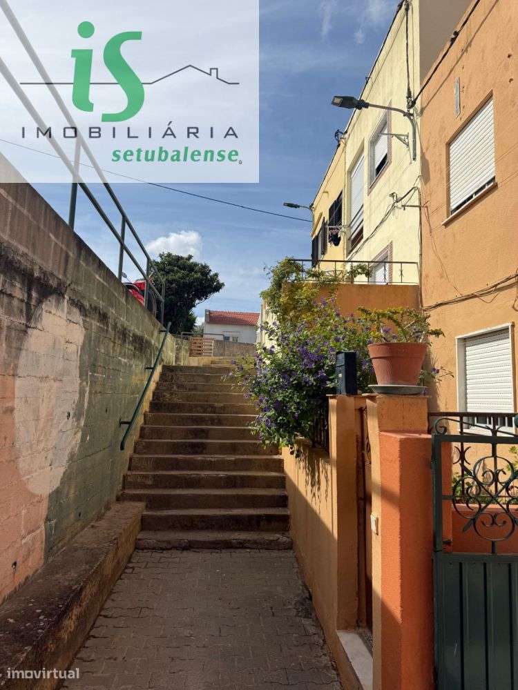 MORADIA T4 TRANSFORMADA EM T3 | TOTALMENTE REMODELADA | CASAL DE FIGUE-29