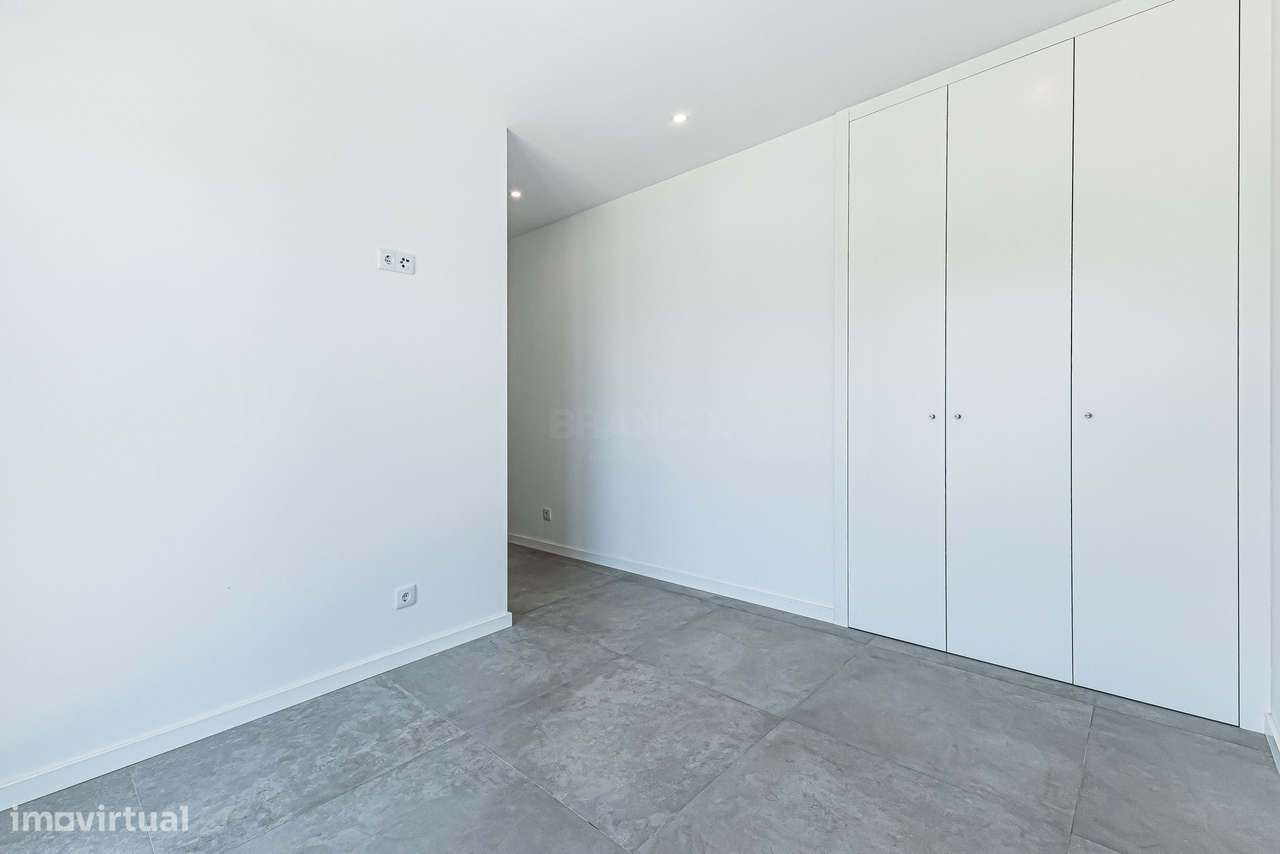 Moradia T3 com piscina e garagem - Mexilhoeira Grande-30