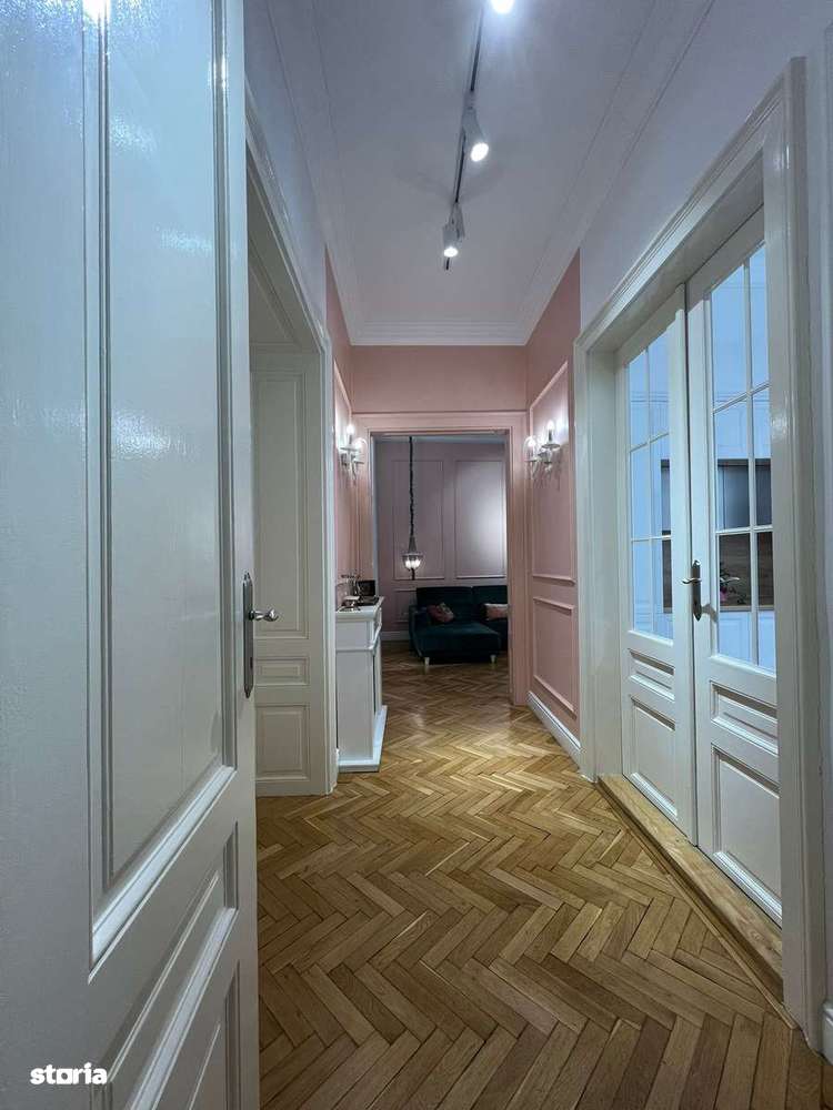 Vand Apartament Ultracentral in Oradea - Imagine principală: 5/19