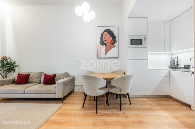 Apartamento T2 para Venda – Junto ao Coliseu do Porto-0