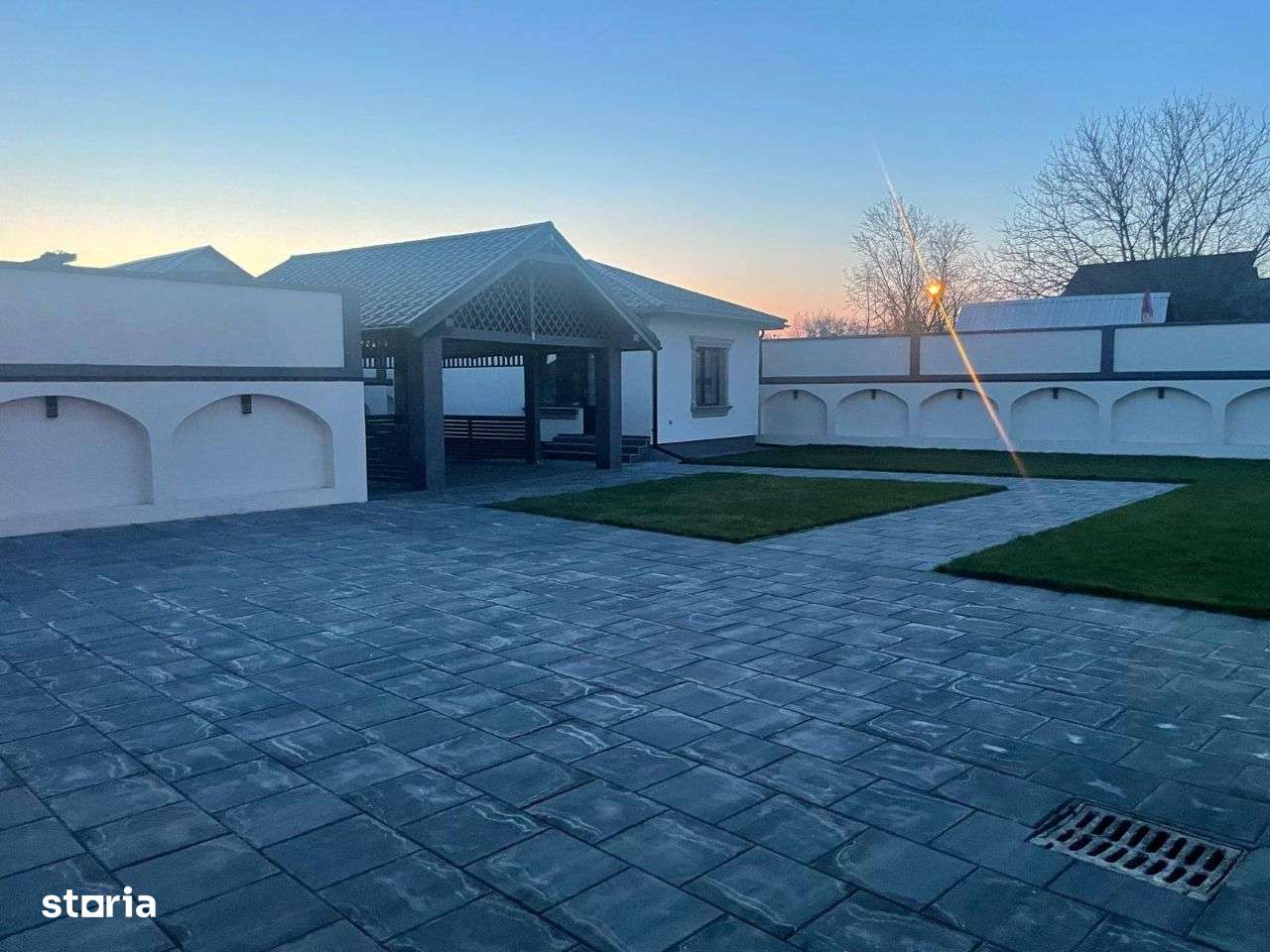 De vanzare Vila noua , lux , mobilata , zona Parc , Teren 700mp - Imagine principală: 4/13