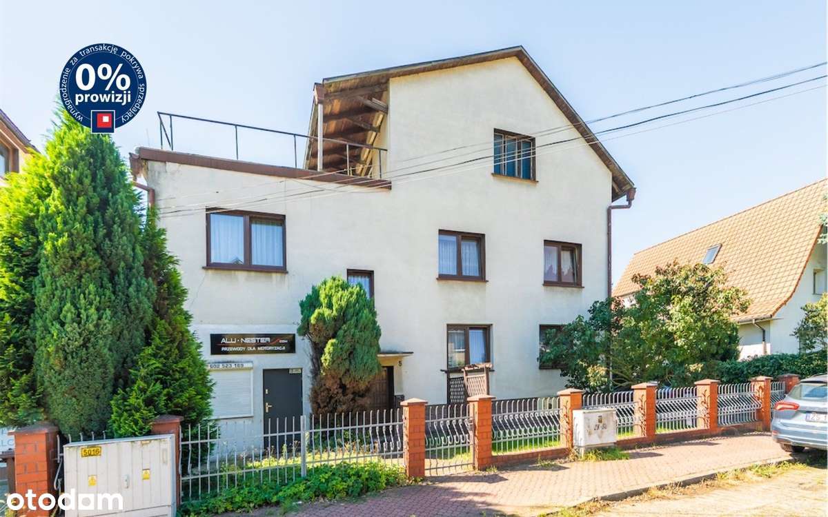 Dom dwurodzinny (3 niezależne wejścia), 300m2, 9 pokoi .-6