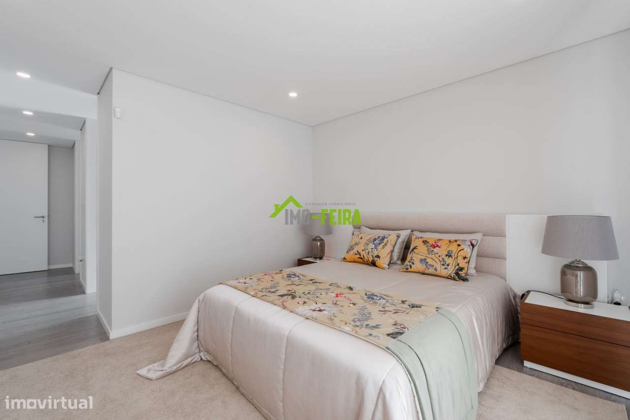 MORADIA LUXO COM PISCINA-23