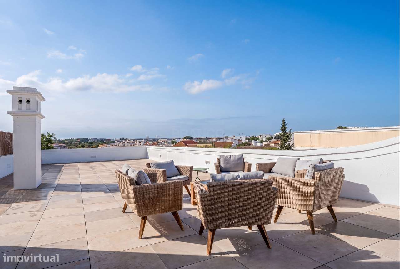 Apartamento T2 Moderno com Rooftop Privado & Vistas Panorâmicas-22