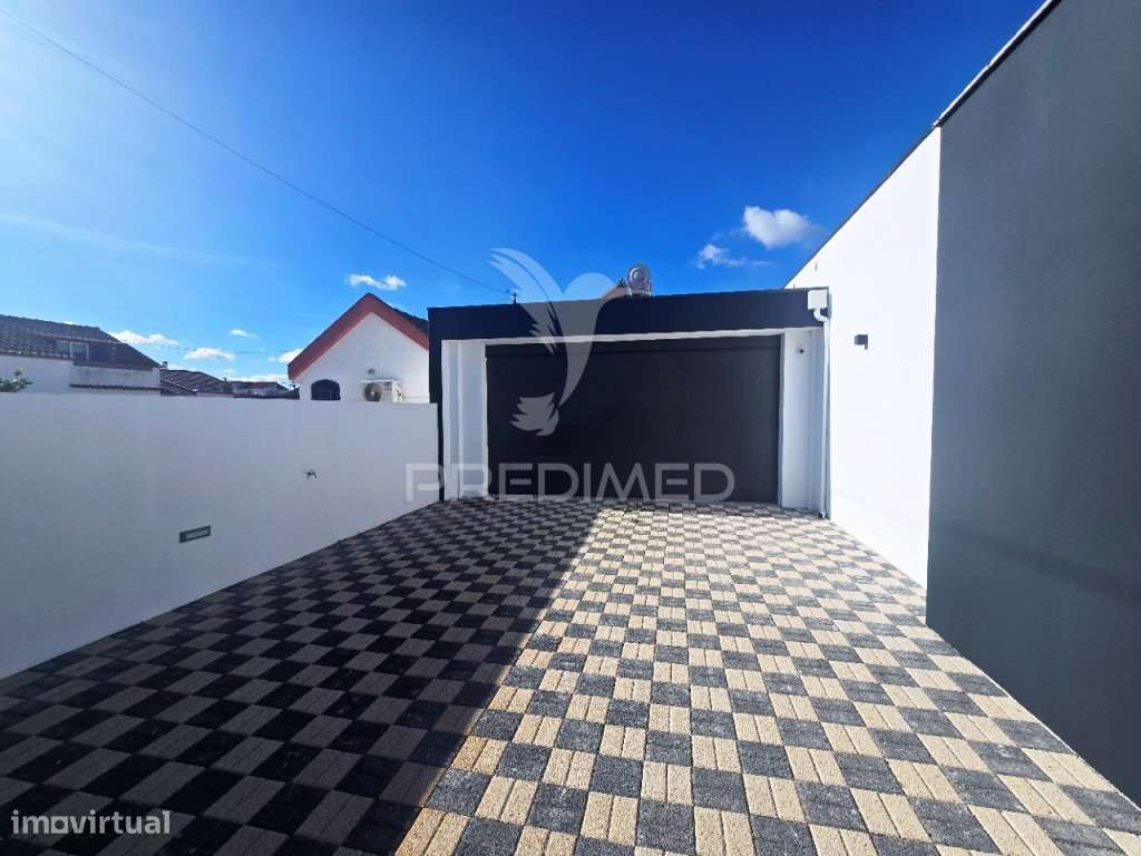 Moradia Isolada TérreaT4, c/Piscina e Garagem, em Azeitão - Grande imagem: 4/40