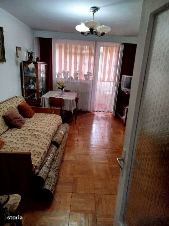 Apartament 3 camere, decomandat, Piatra Neamt-2