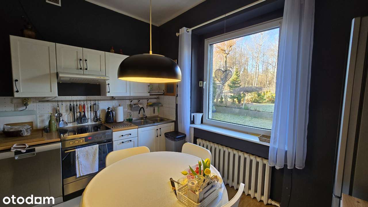 Dom z potencjałem! Przestronny, dwa odrębne lokale, duża działka!-8