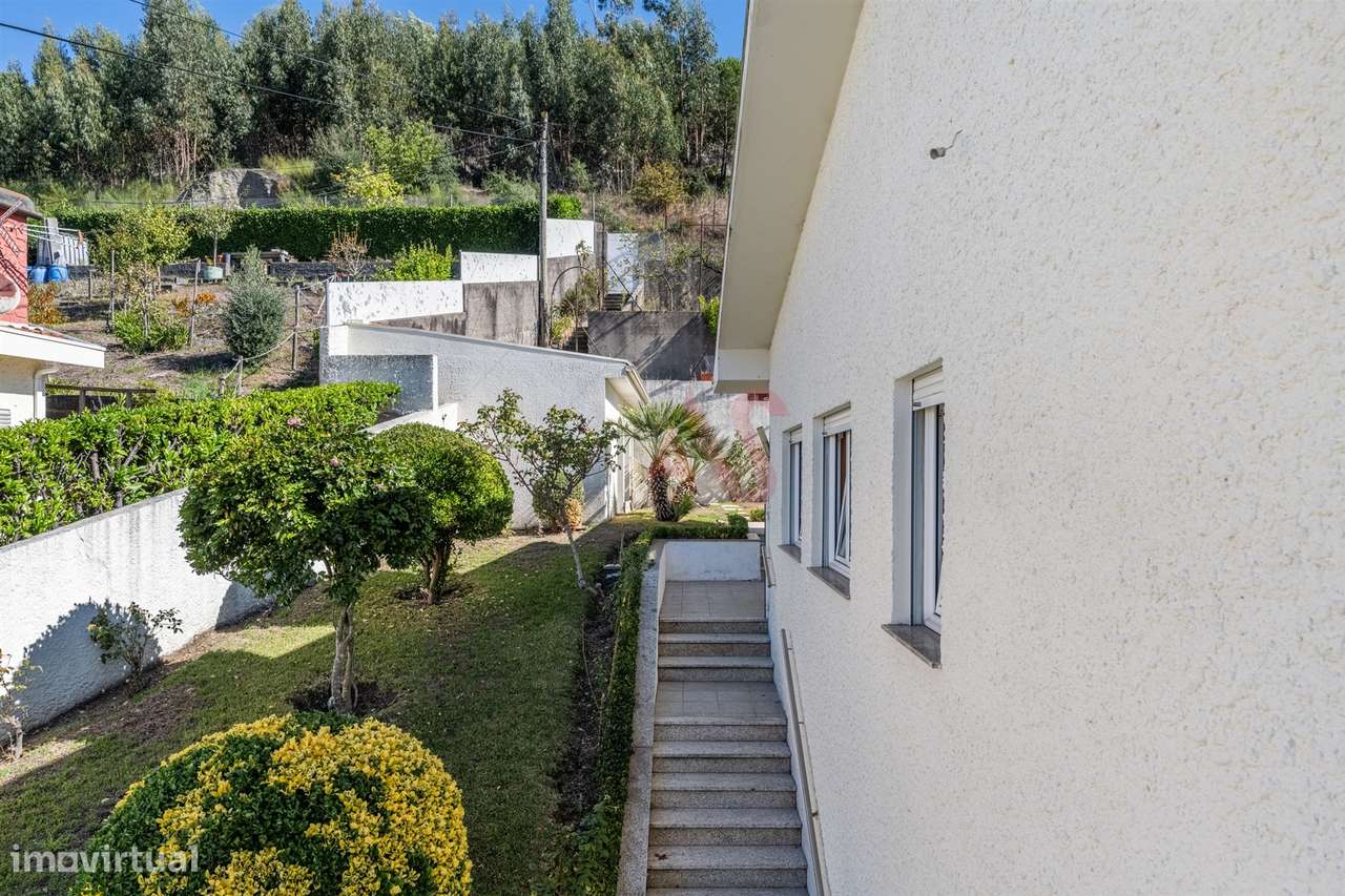 Moradia T5 com Vista Deslumbrante sobre a Cidade de Vizela-29