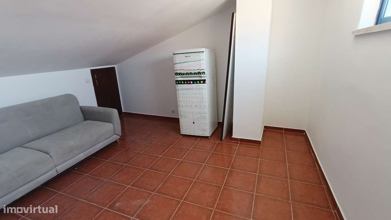 T3 com Arrecadação e Terraço, Pronto a habitar-38
