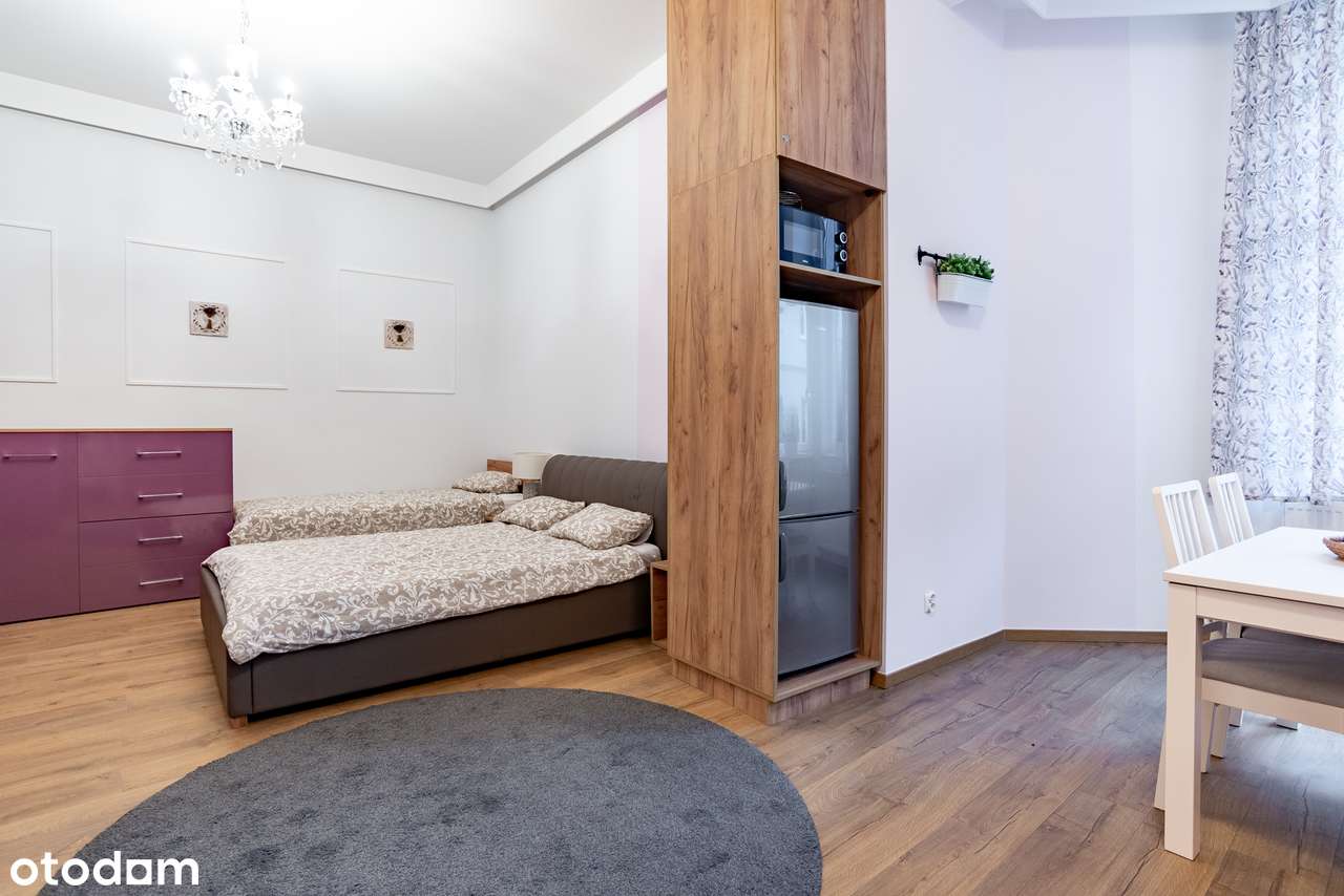 Apartament w centrum  w pięknej kamienicy-6