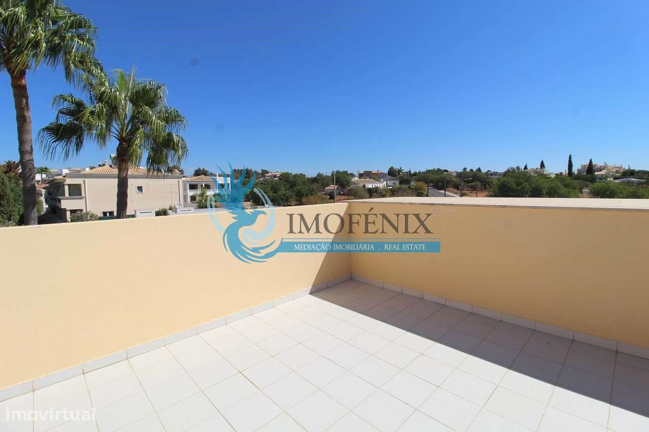 Moradia Geminada renovada T2+1 com piscina e garagem- Patroves- Albufe-27