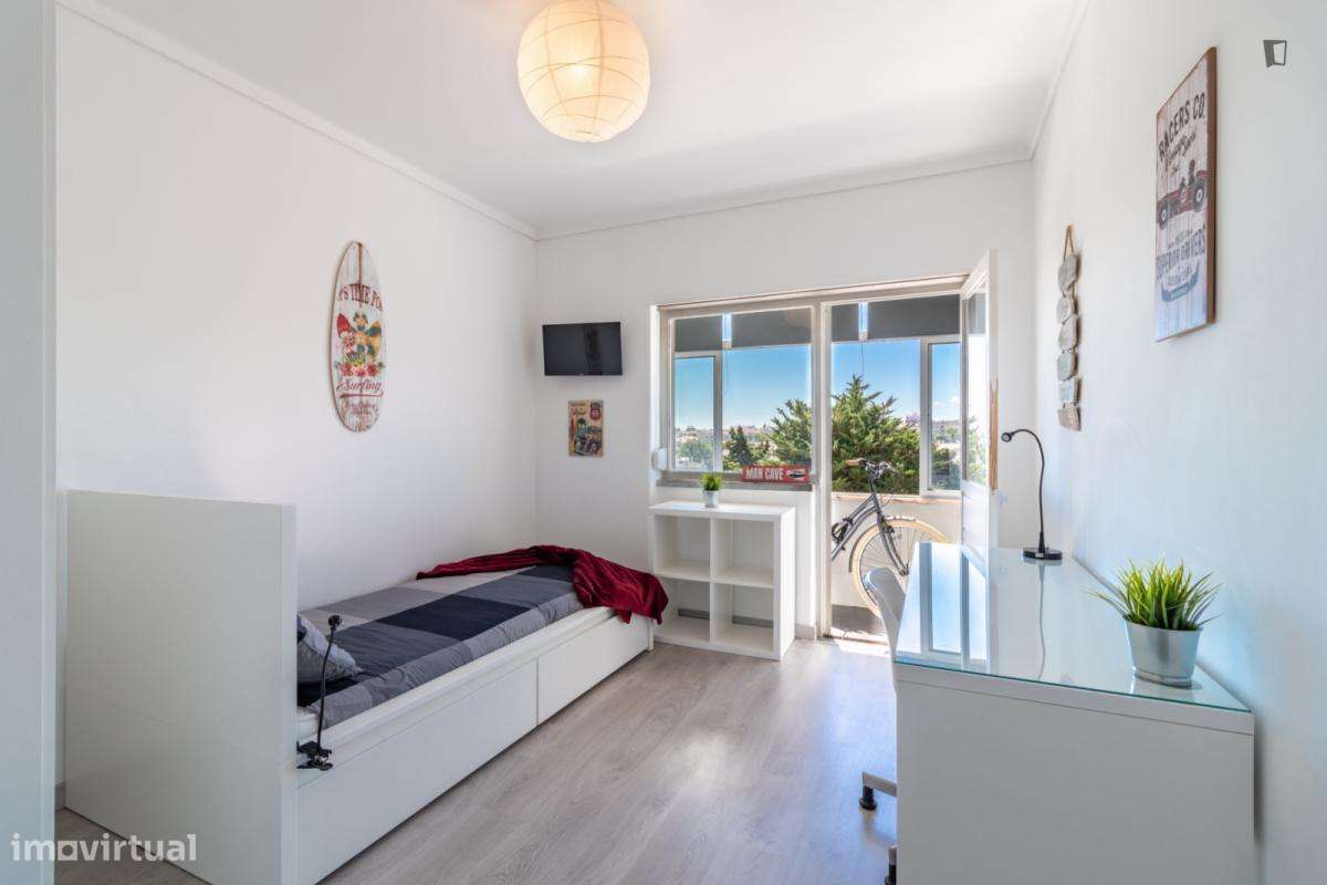 Quarto - localizado em Carcavelos Lisbon - Grande imagem: 4/8