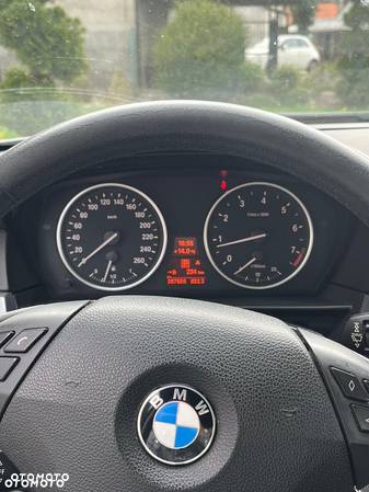 BMW Seria 5 525i Touring - 8