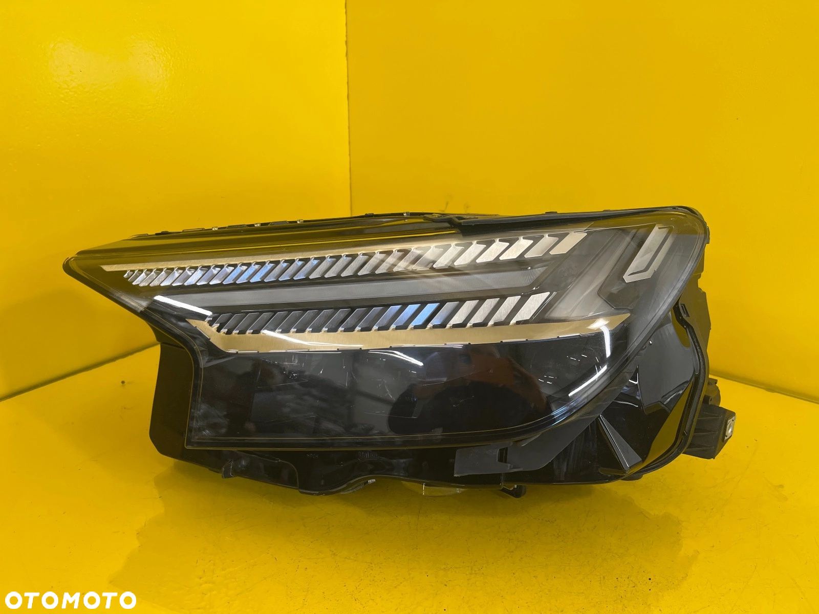 LAMPA L AUDI Q4 E-TRON MATRIX FULL LED 89A941035 - 1