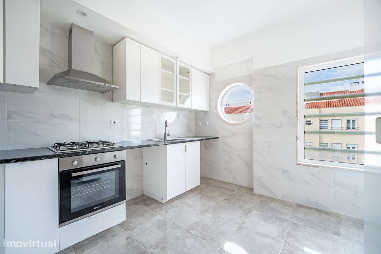 Excelente apartamento T3 c/ sotão no Pinhal Novo - Grande imagem: 4/26