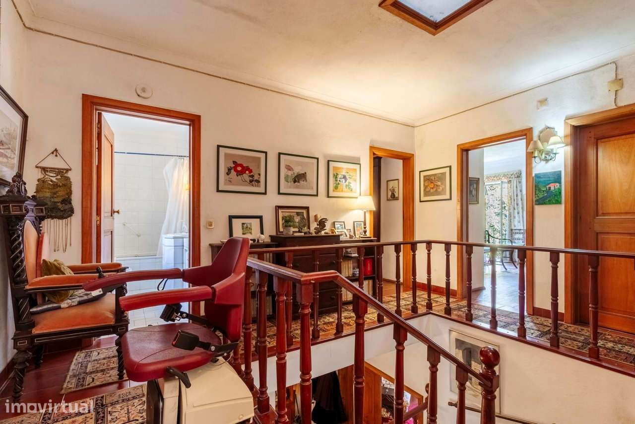 Moradia T6 c/ Terreno de 1600m2 c/ Piscina, Garagem e Anexos em Colare-55