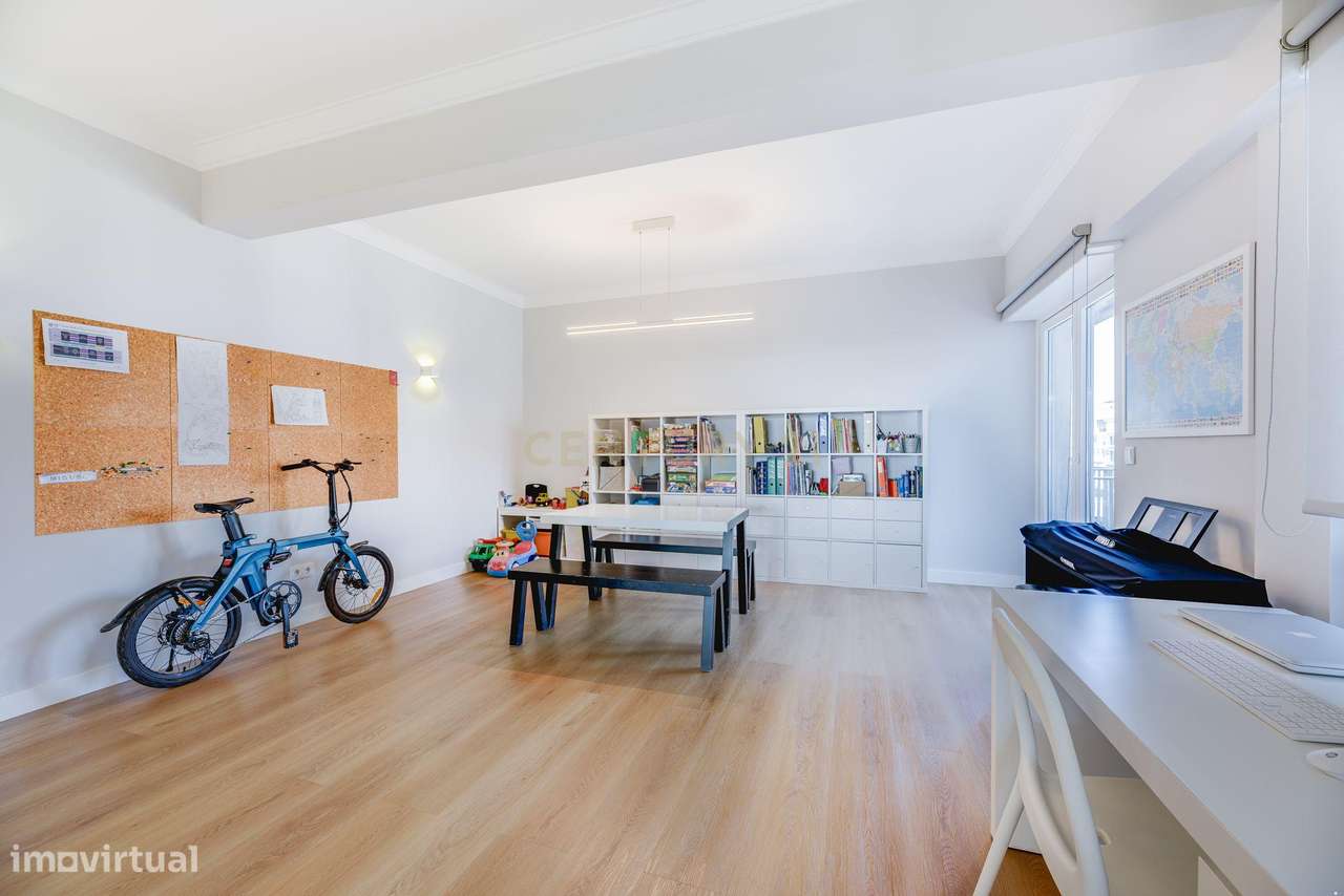 Fantástico T4 Alvalade com varandas, estacionamento e arrecadação-22