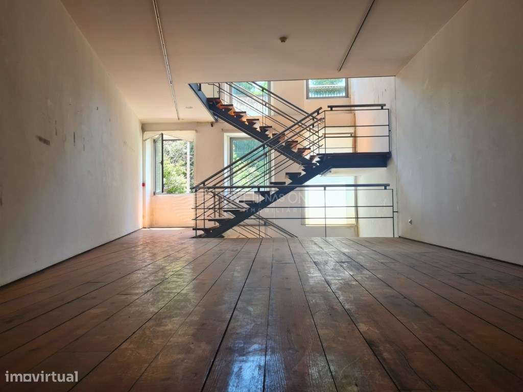 Investimento no Porto - Prédio com 3 pisos, terraço e logradouro - Grande imagem: 5/33