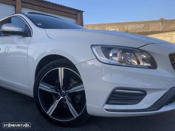 Volvo V60 2.0 D3 R-Design - 3