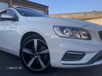 Volvo V60 2.0 D3 R-Design - 3