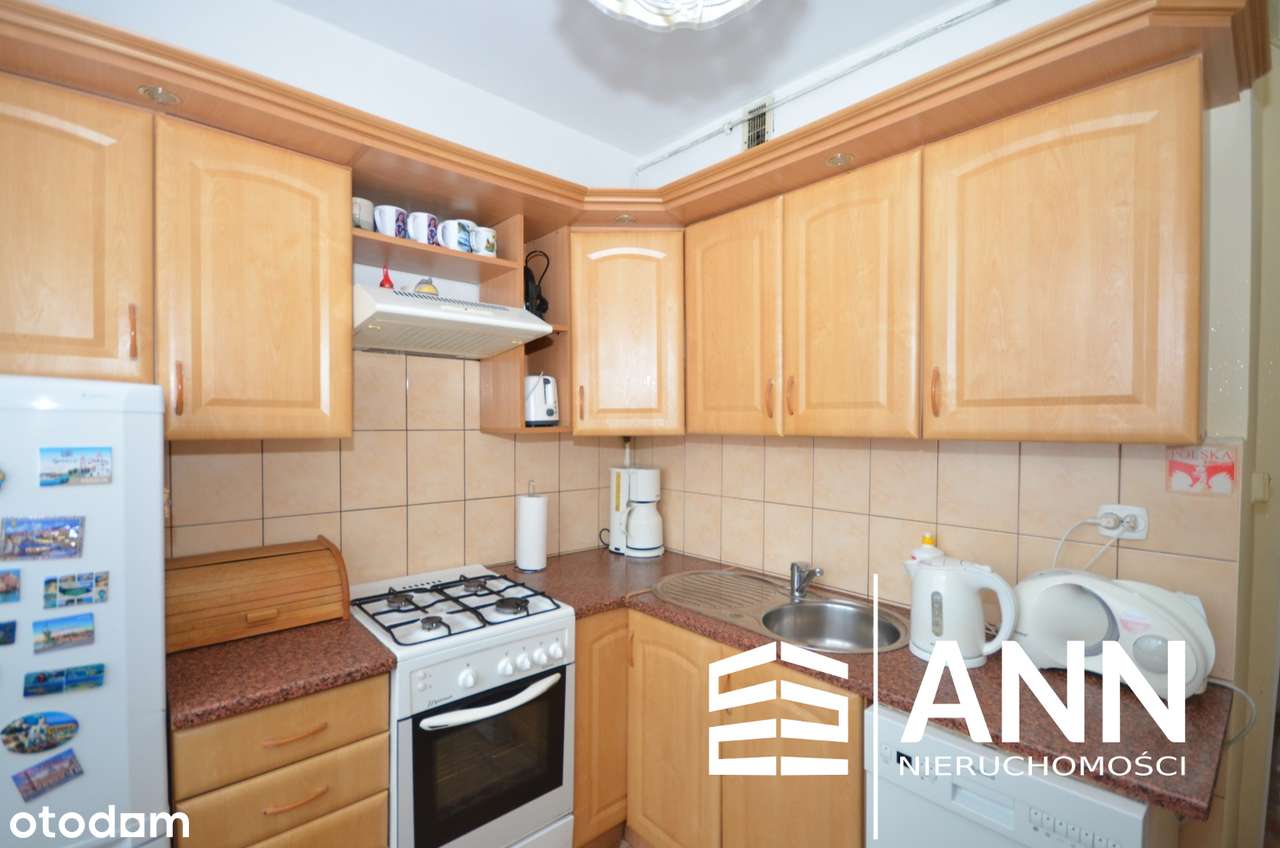 Trzypokojowe mieszkanie z balkonem w Bytom Szombierki-0