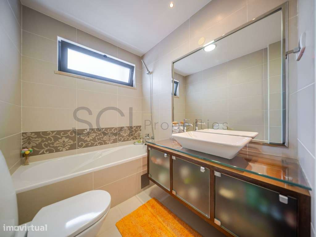 Moradia com piscina nas Quintinhas-36