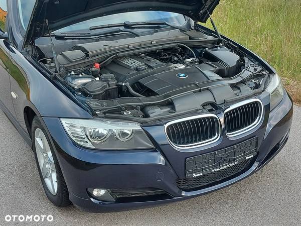 BMW Seria 3 320i Touring Edition Exclusive - 4