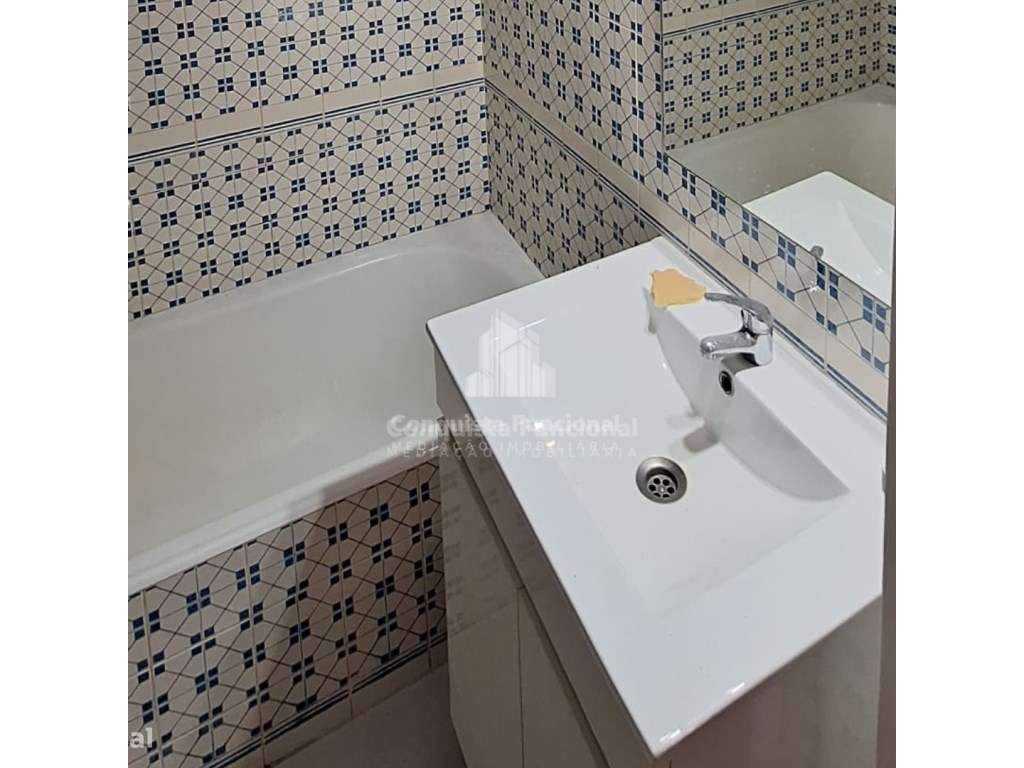 Oportunidade de negócio em Ramalde Duplex T1+1 .-15