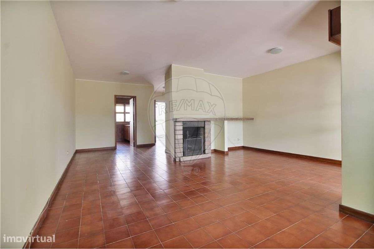 Moradia T3 - Quinta do Olho D´ Água - Esgueira-4