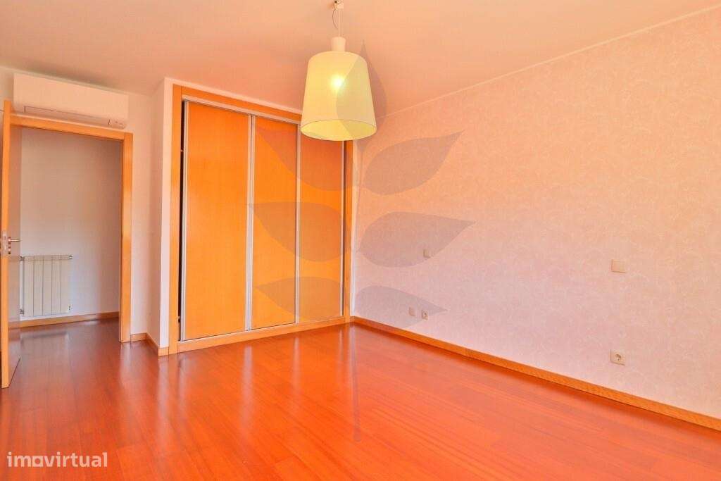 Venda apartamento T3 na freguesia de Este (São Pedro)-6