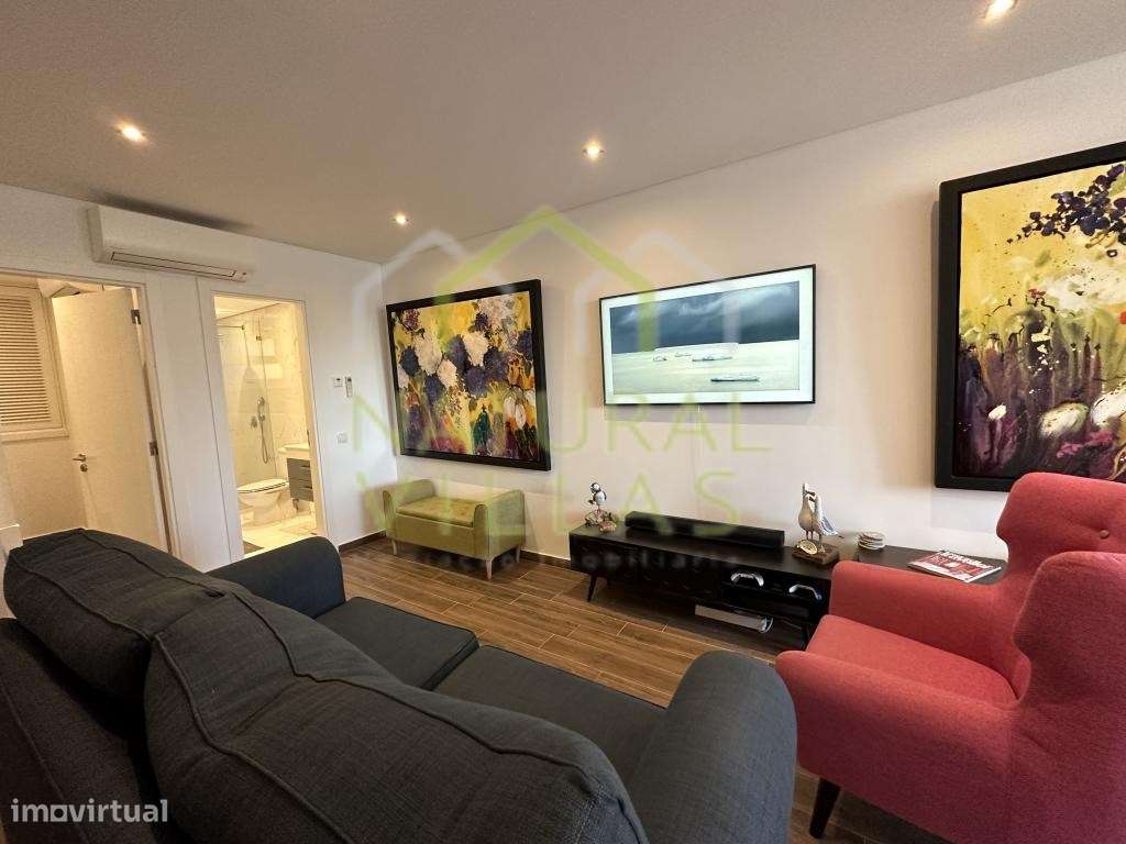 Apartamento T1 + 1 Renovado na Prestigiada Marina de Vilamoura-2