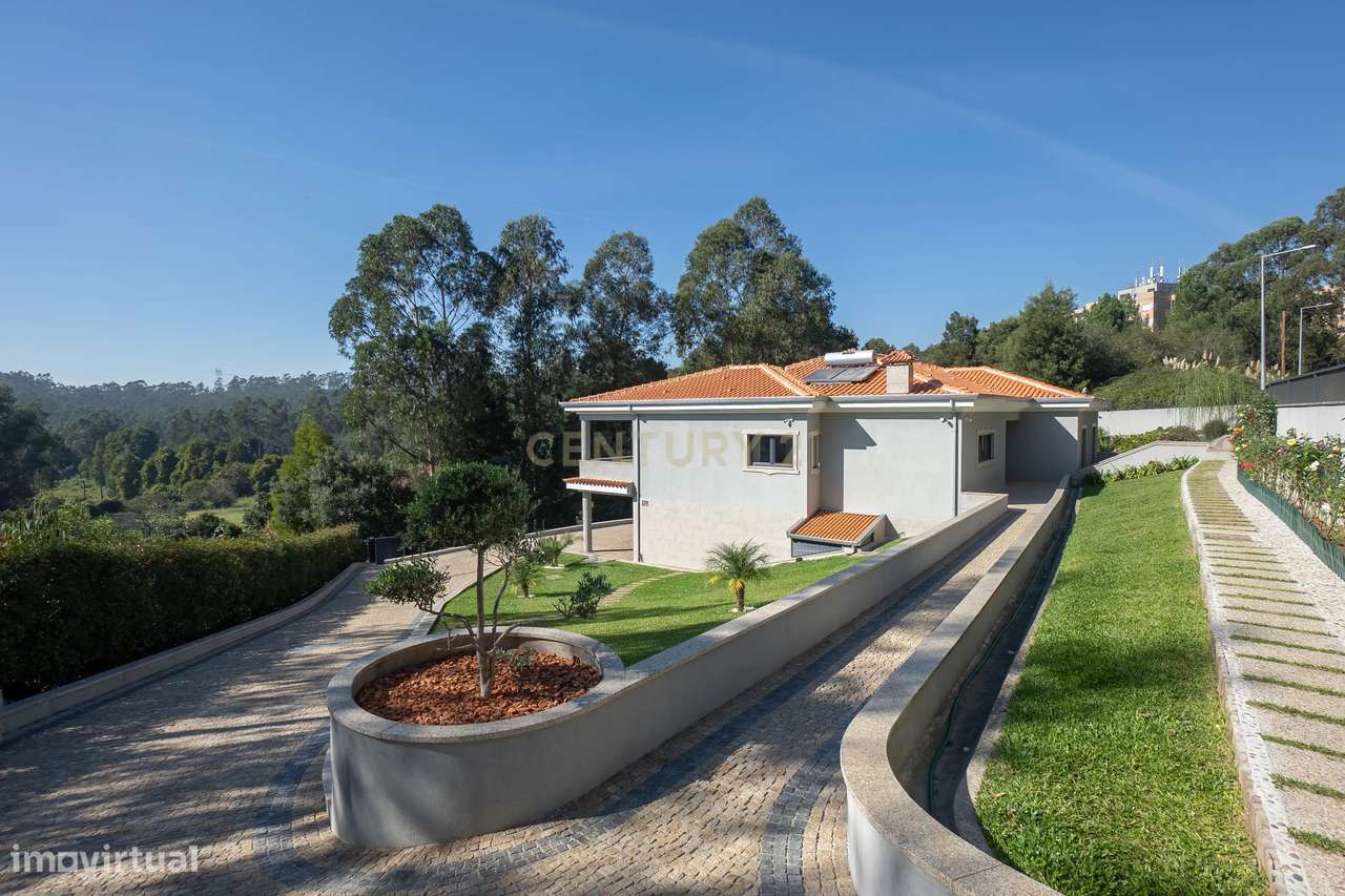 Fantástica moradia T4 de Luxo com piscina em Valongo-0
