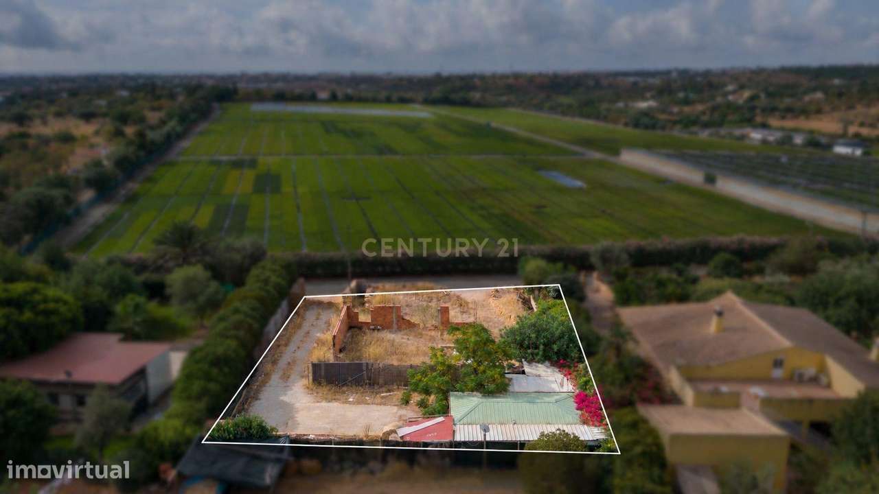 Terreno urbano à Venda em Quelfes, Olhão - 1000m²-2