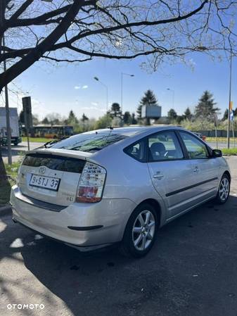 Toyota Prius (Hybrid) Sol - 5