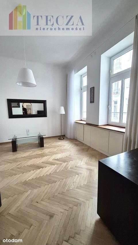 3,5 M wysokości|Kamienica|350 M od Łazienek| Metro-3