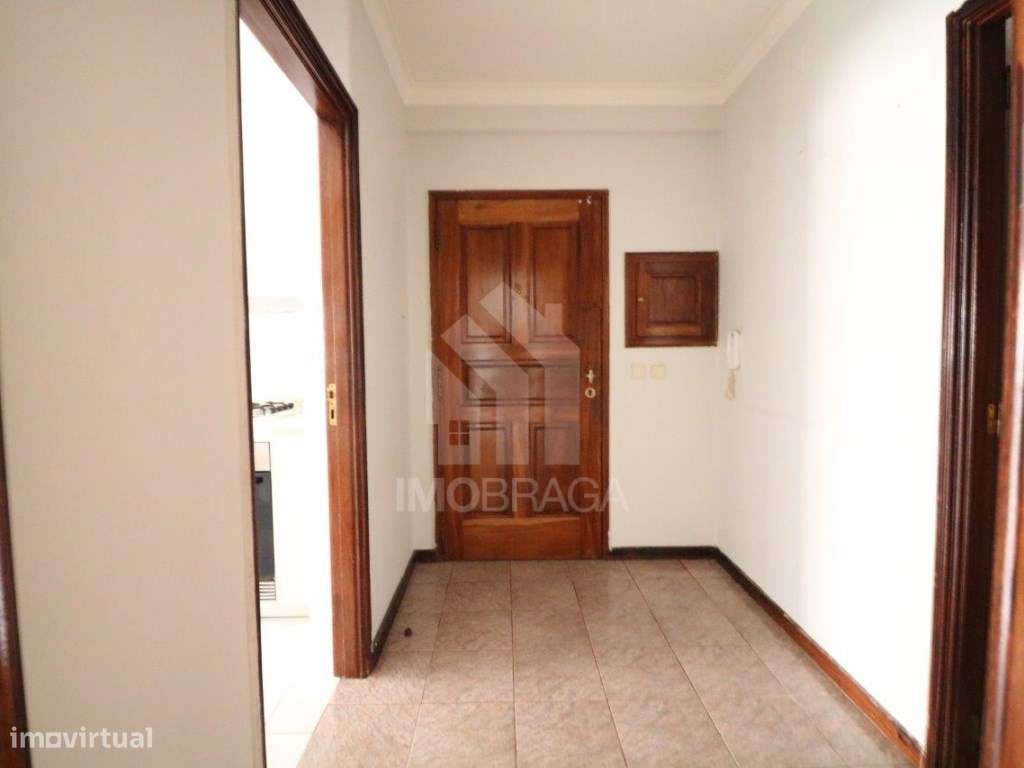 Venda de Apartamento T3 em Lomar-13