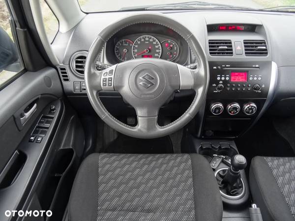 Suzuki SX4 1.6 GS / Premium - 17