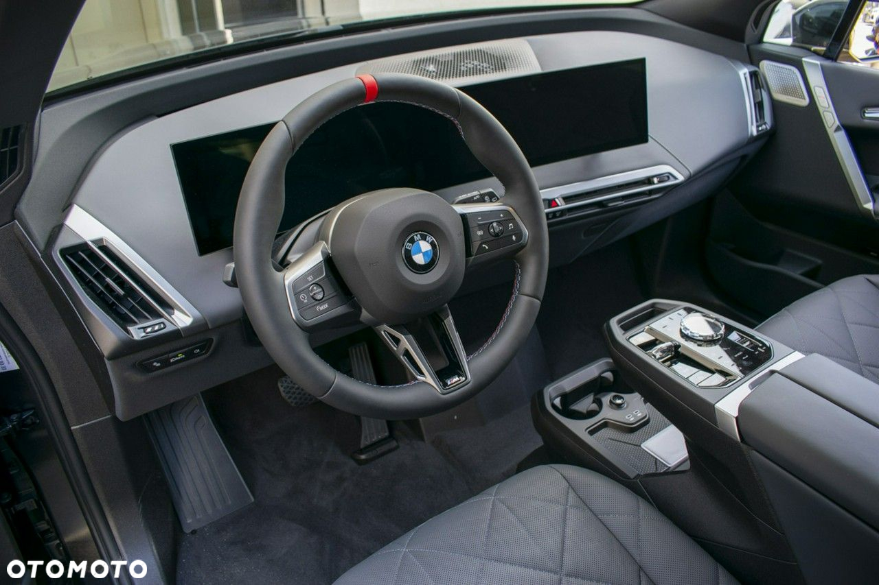 BMW iX - 16