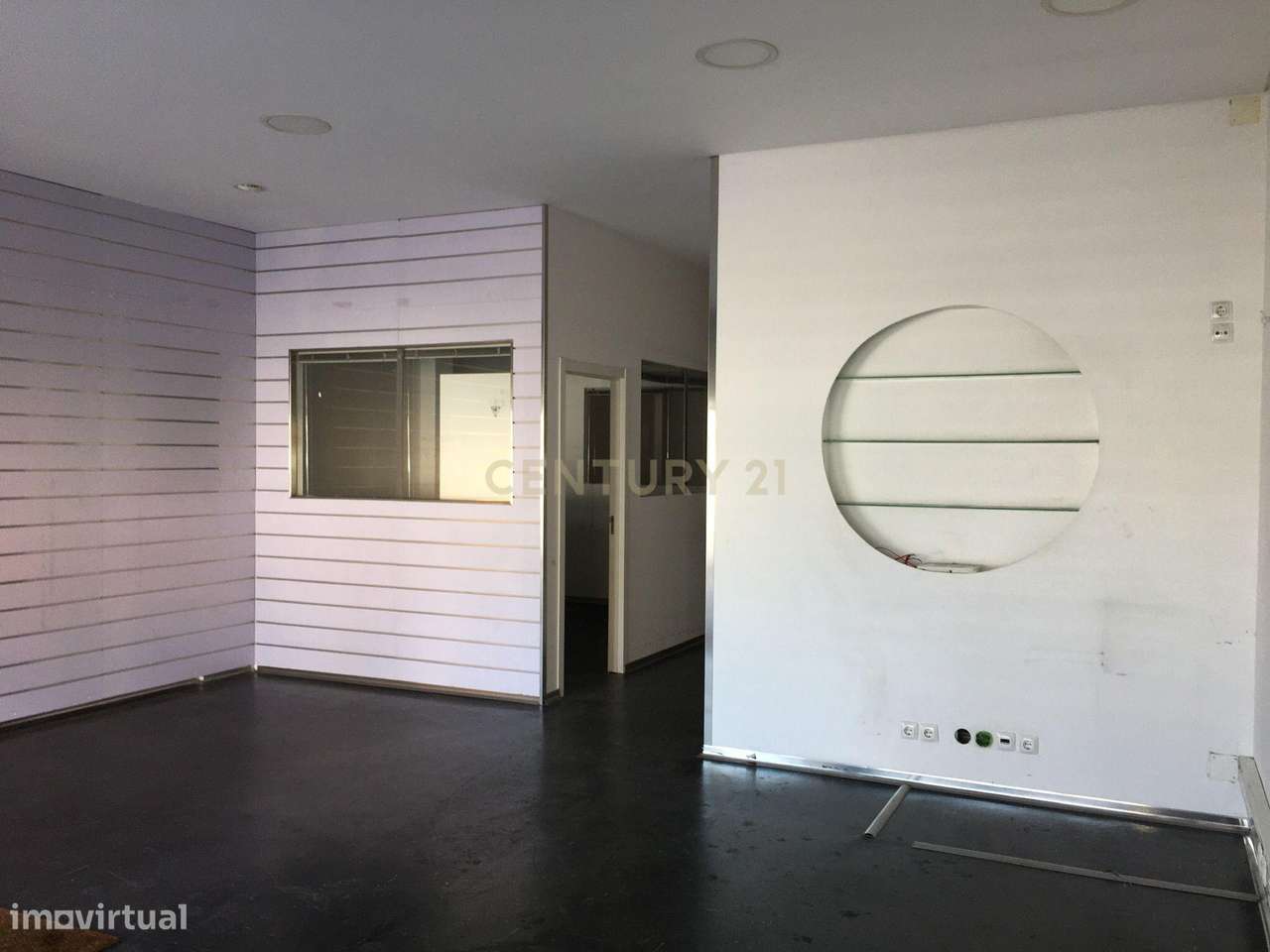 Espaço comércial à venda em Vila Nova de Gaia - Grande imagem: 1/8