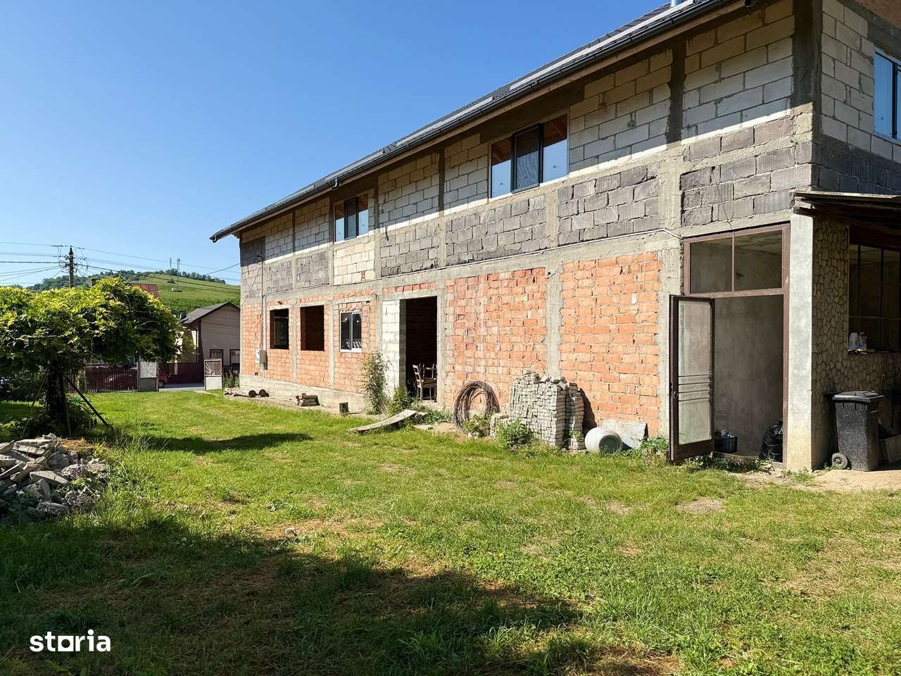 Vanzare casa cu 4 camere+anexe într-o zonă de poveste – Bezdead - Imagine principală: 3/20