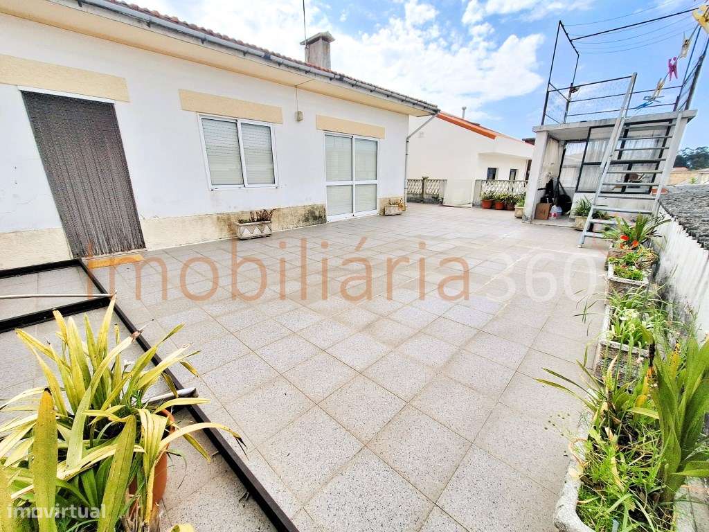 **Armazém para Venda - Oportunidade Única!**-23