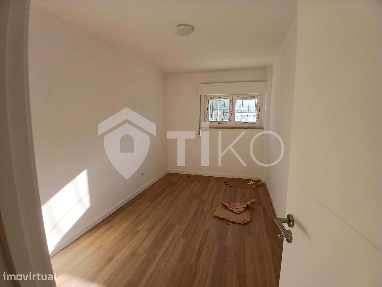 Invista no Seu Futuro: Apartamento T3 em  processo de renovação Total-8