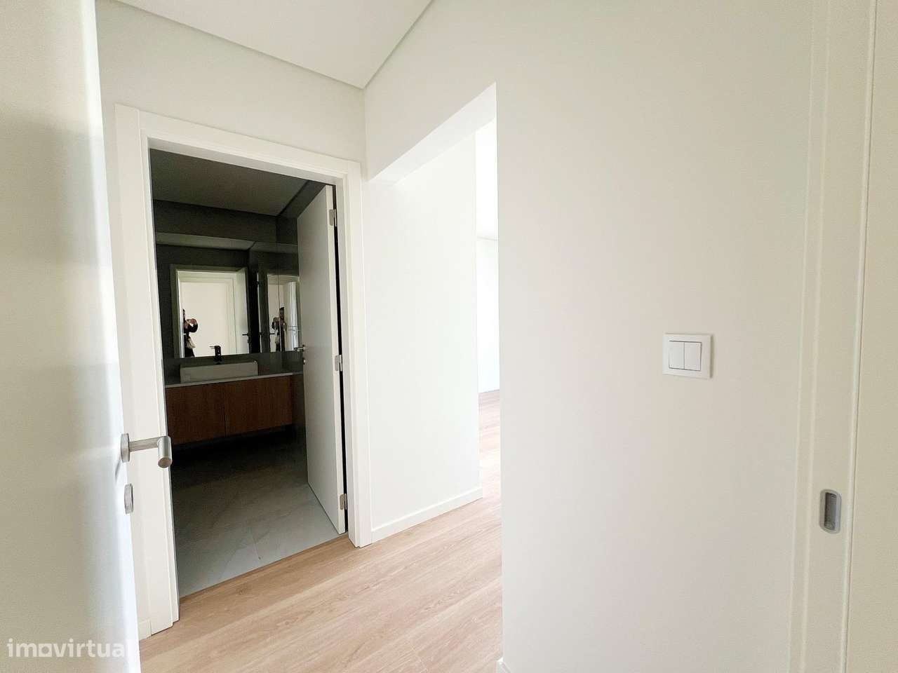 T2 novo c/ estacionamento e varanda - URBANIZAÇÃO MOINHOS DO...-31