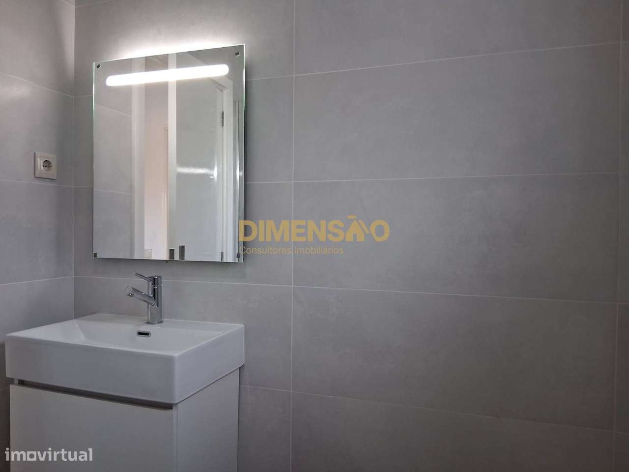 T3 em Águas Santas  Totalmente Remodelado com Garagem DCI159-16