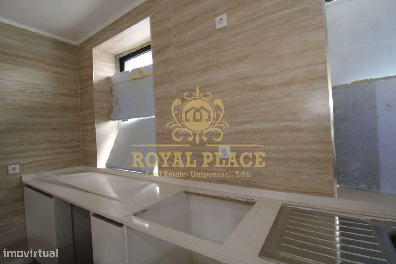 Moradia V2 Renovada com Anexo, Lourosa-14