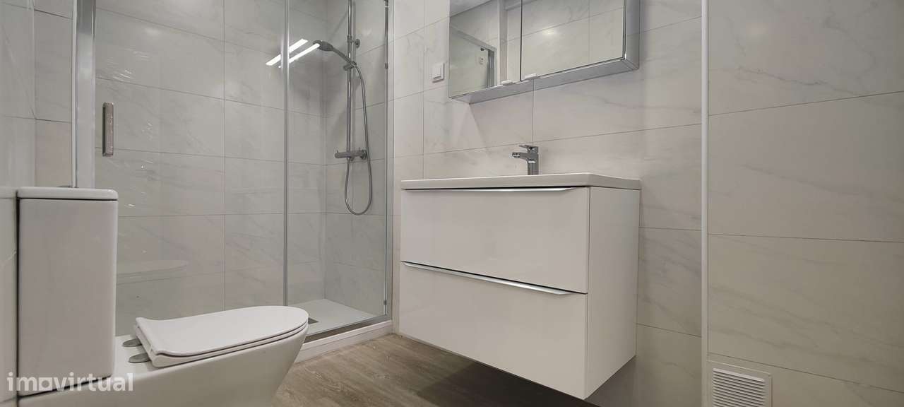 T-2 TOTALMENTE RENOVADO E EQUIPADO COM SUÍTE E CLOSET - RESERVADO --8