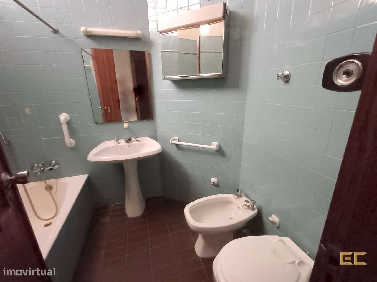 Apartamento T3 com Garagem - Abadias!-17