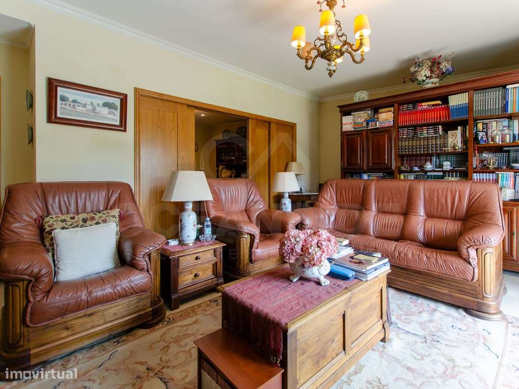 T3 no Luxuoso condomínio Villa Restelo-12