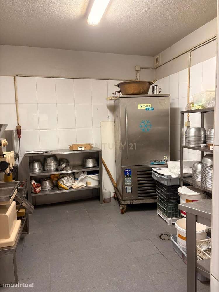 Fantástica Oportunidade de Trespasse – Fábrica Industrial em Pleno Fun-18