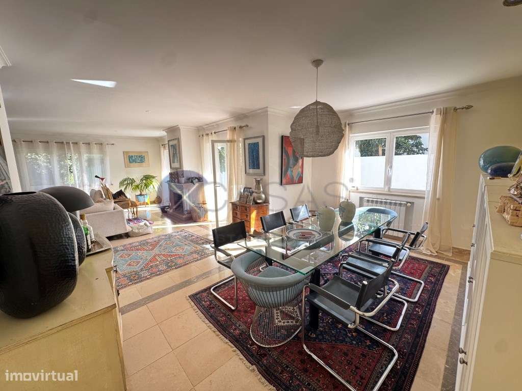 single-family residential building, with a T6 layout, comprising gr...-30